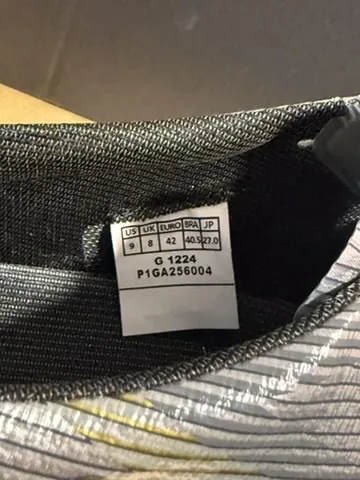 Size tag inside a Mizuno Alpha 2 Japan showing item code P1GA256004