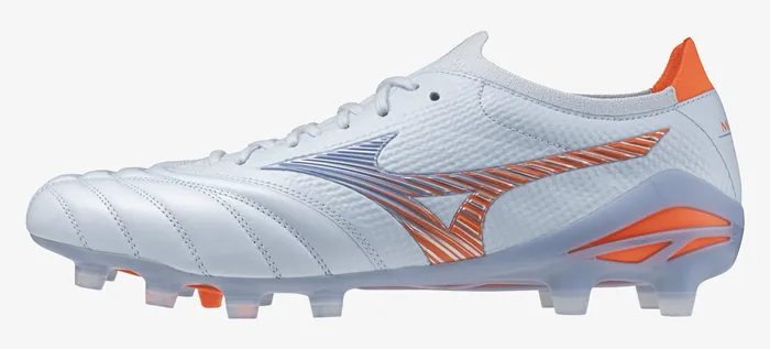 Side profile of the Mizuno Morelia Neo V Japan football boot