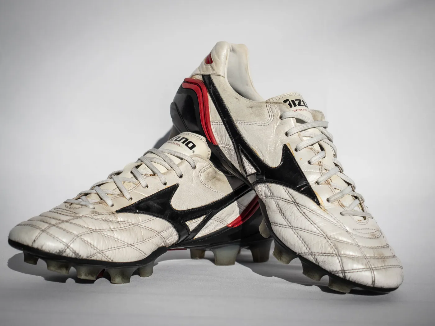 Mizuno Morelia Waves